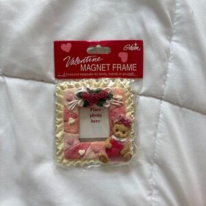 NEW Vintage Gibson Valentine Magnet Frame Teddy Bear Heart Roses Pink Resin